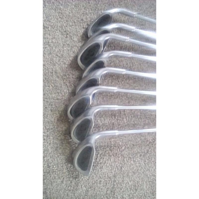 DUCK VIEW GOLF CLUBS 3 to WEDGE - NEW GRIPS FITTED