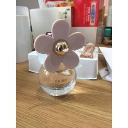 Marc Jacobs DAISY perfume