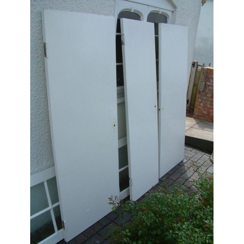 3 plain flat wooden internal doors. Various sizes.