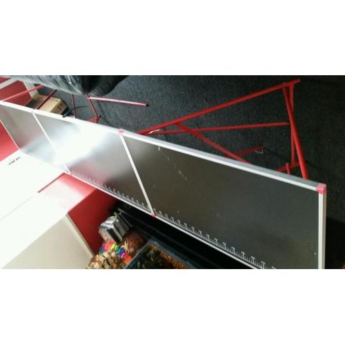 Decorating table