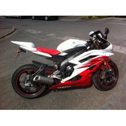 Yamaha YZF R6 2CO 600 2006 Red and White Supersport