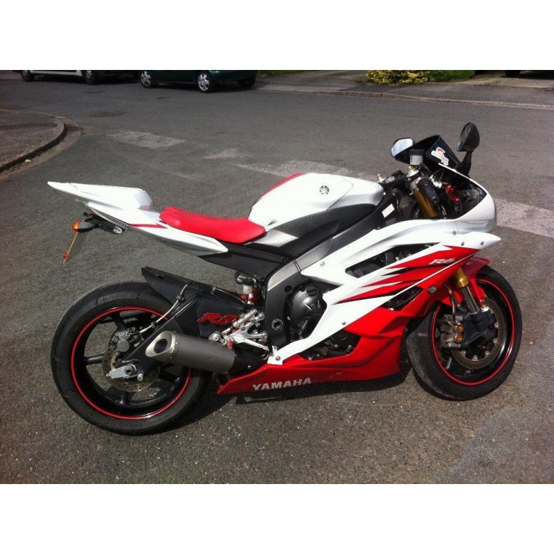 Yamaha YZF R6 2CO 600 2006 Red and White Supersport