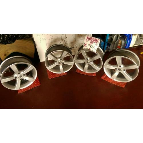 Alloy wheels 17inch jap fit