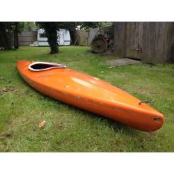 SINGLE KAYAK WITH PADDLES!