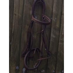 Pony bridle and numnah