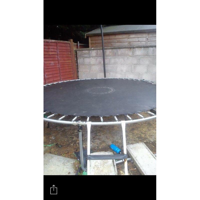 10tt trampoline