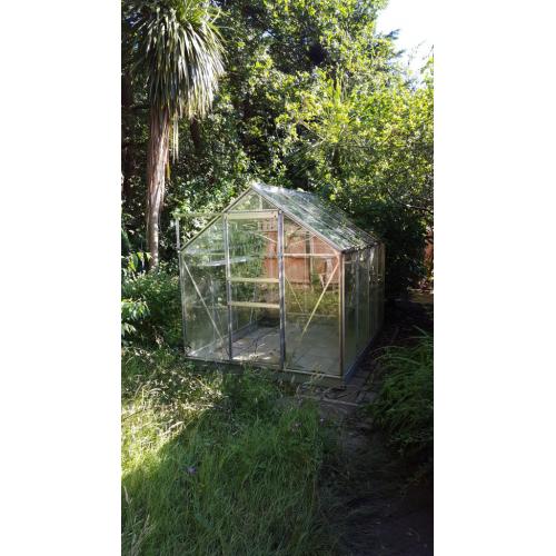 Traditional Aluminium Frame Greenhouse
