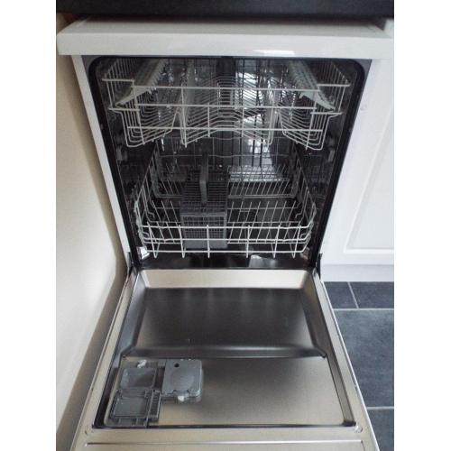 Beko AAA Class DE6340 Model in as new condition. White in colour.
