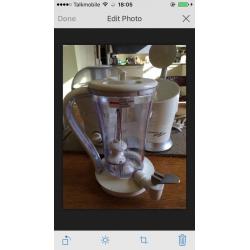 Kenwood Juicer.