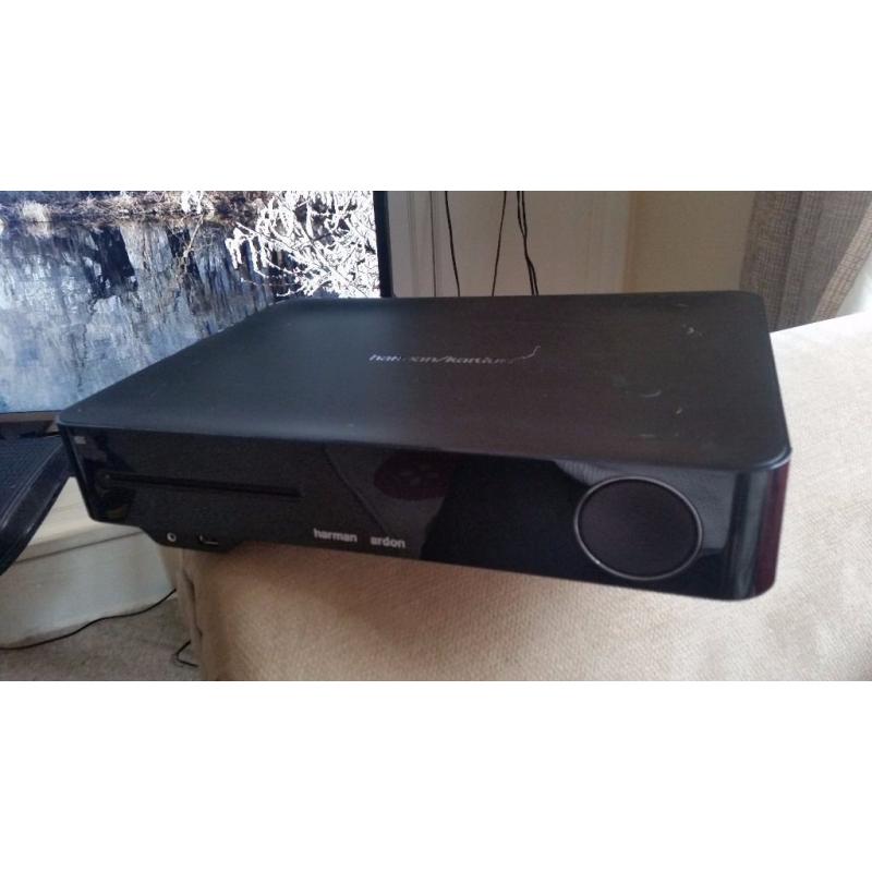 3 Month Old Harman Kardon BDS 577 3D Blueray Home Cinema Dolby 5.1 Receiver with Speakers