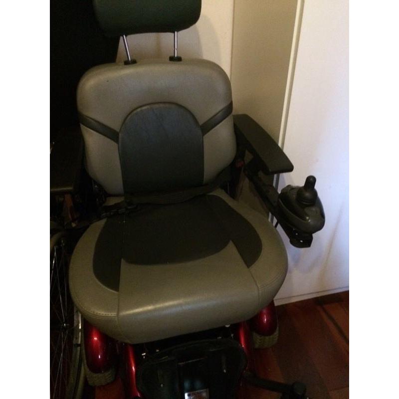 Electric wheelchair