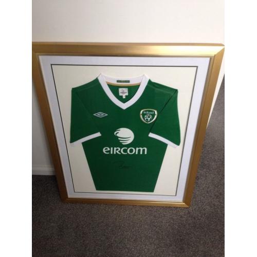 Signed and framed Robbie Keane Ireland shirt