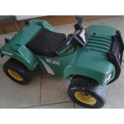 Ride on John Deere Jeep