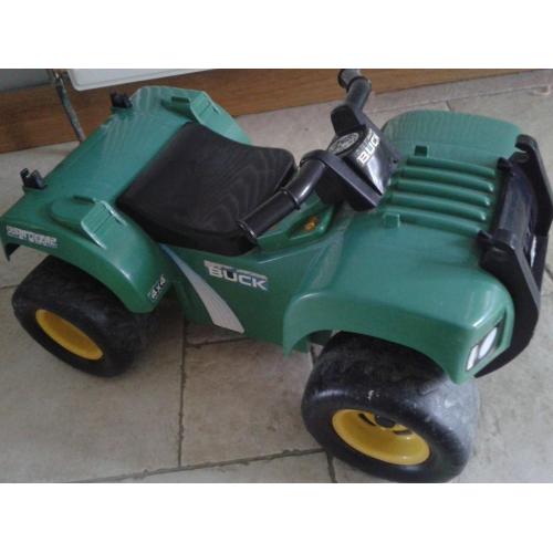 Ride on John Deere Jeep