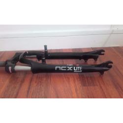 "NCX LITE SR SUNTOUR" 700C BIKE SUSPENSION FORKS FEM362 DISC/VBRAKE