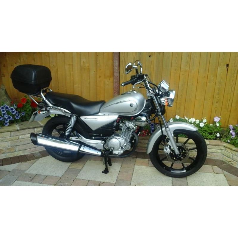 Immaculate Yamaha Custom 125