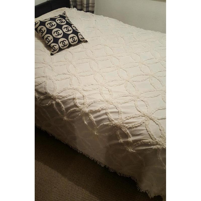 King Size OR Double Cream Ivory bed throw tassle fringe hand crafted. Luxury cotton.