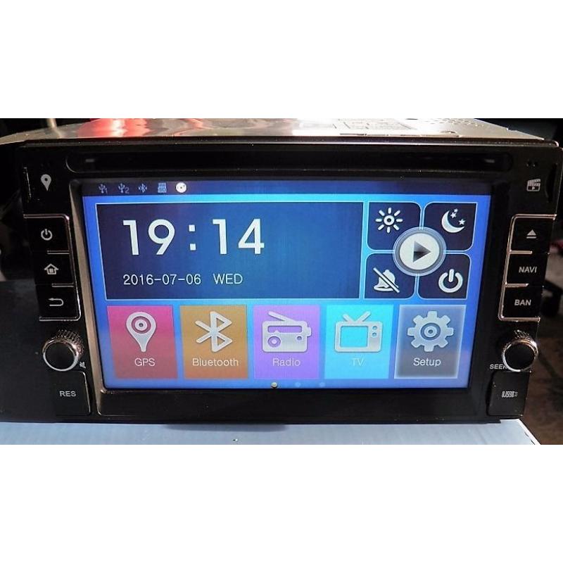 Double Din Car Radio/CD/Satnav/Reversing Camera