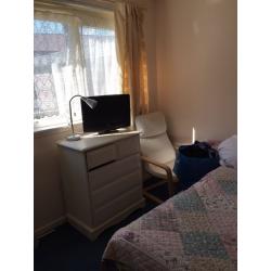 Room to let south side