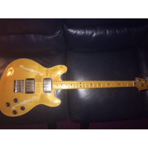 Fender Starcaster Bass