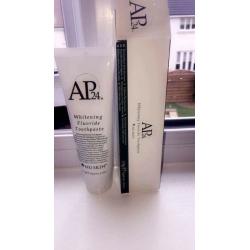 Whitening toothpaste