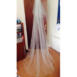 Beautiful long 2-tier veil with small crystals