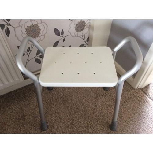 Shower stool, mobility shower seat