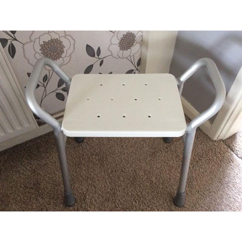 Shower stool, mobility shower seat