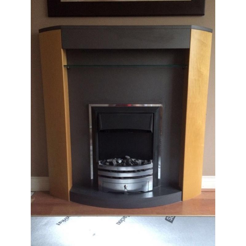 Electric fire and fireplace