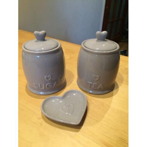 Tea and sugar bowls