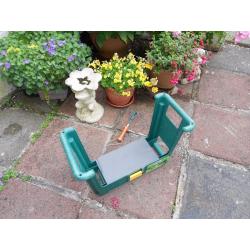 Padded garden kneeler