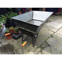Wheel barrow