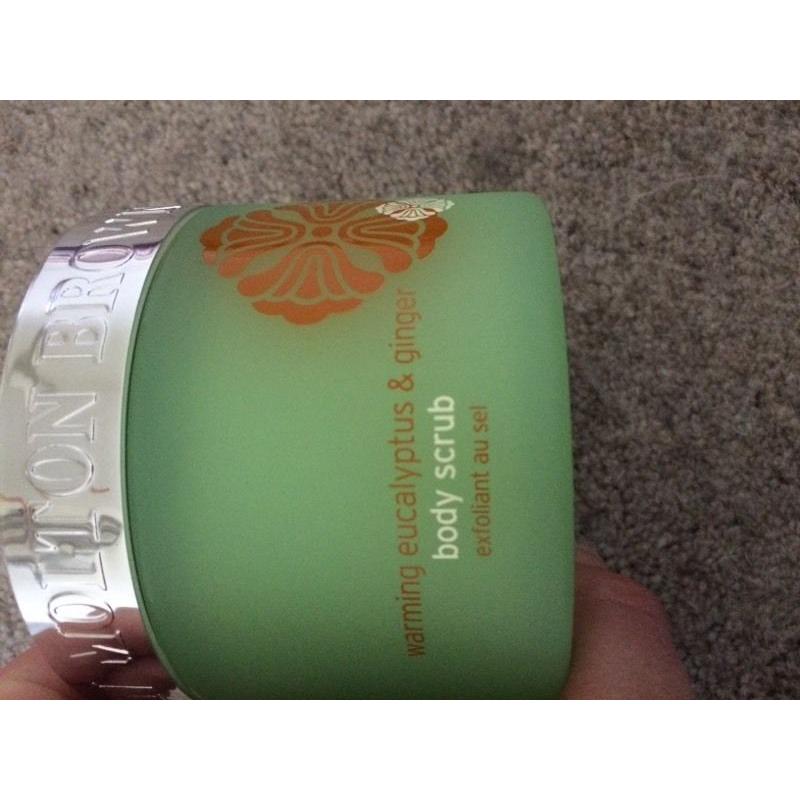 Molton brown body scrub BN