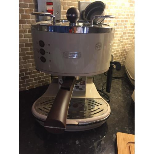 De Longhi coffee machine