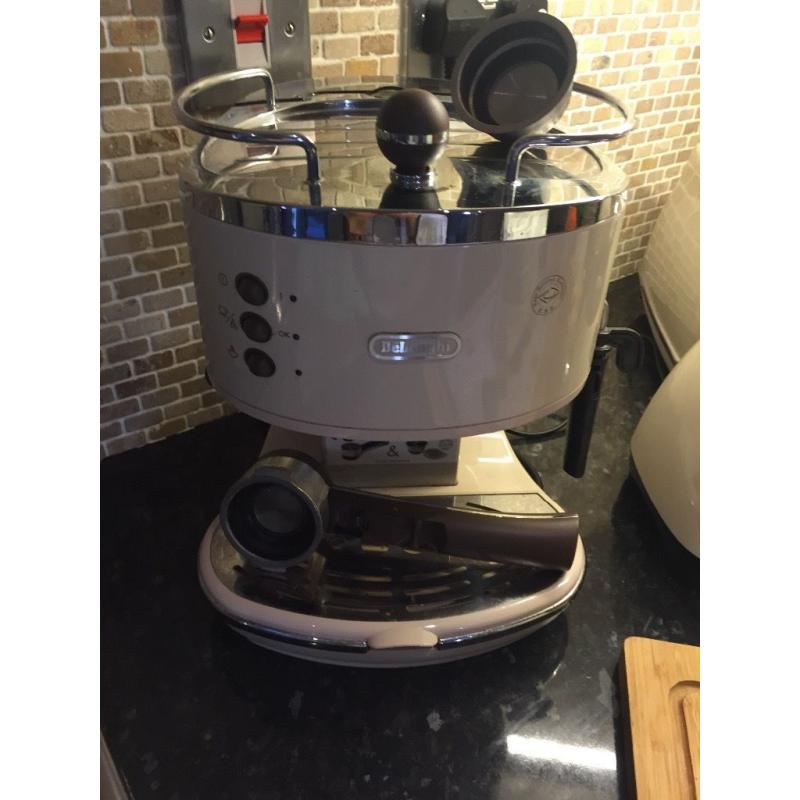 De Longhi coffee machine