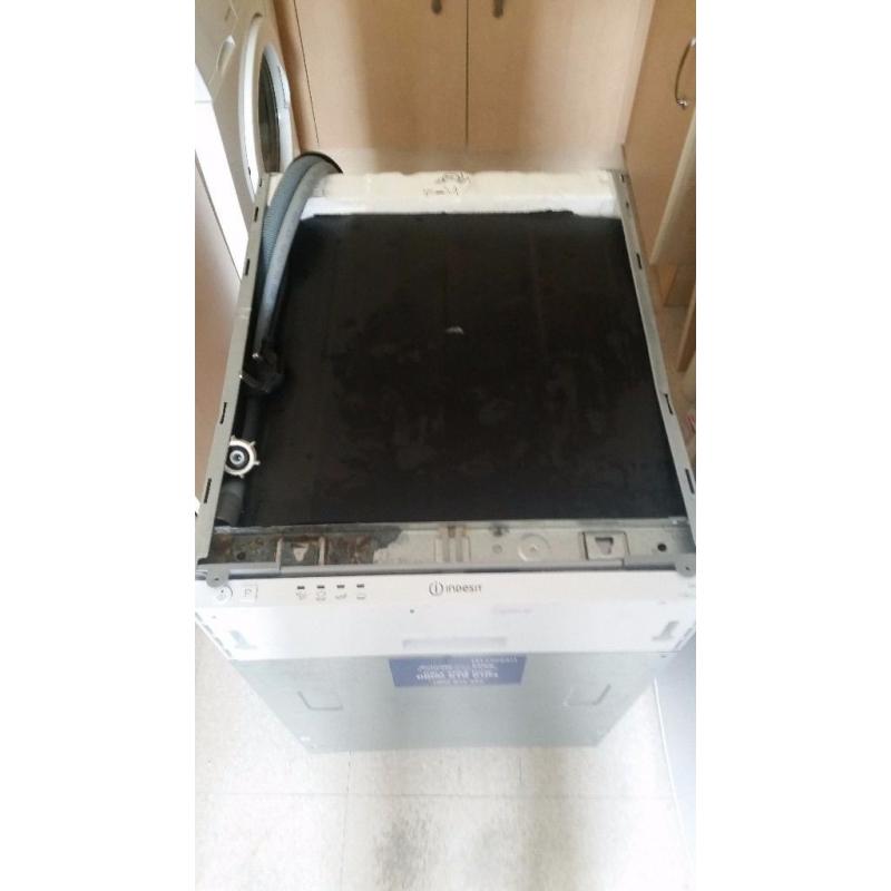 Indesit built in integrated slimline dishwasher