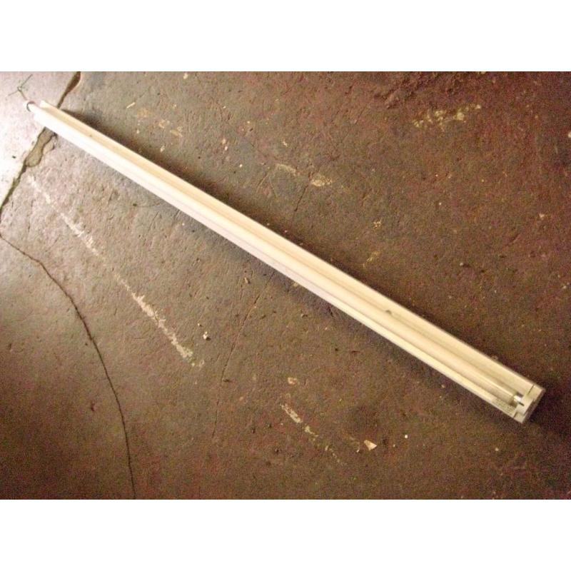 CFL. STRIP LIGHTS