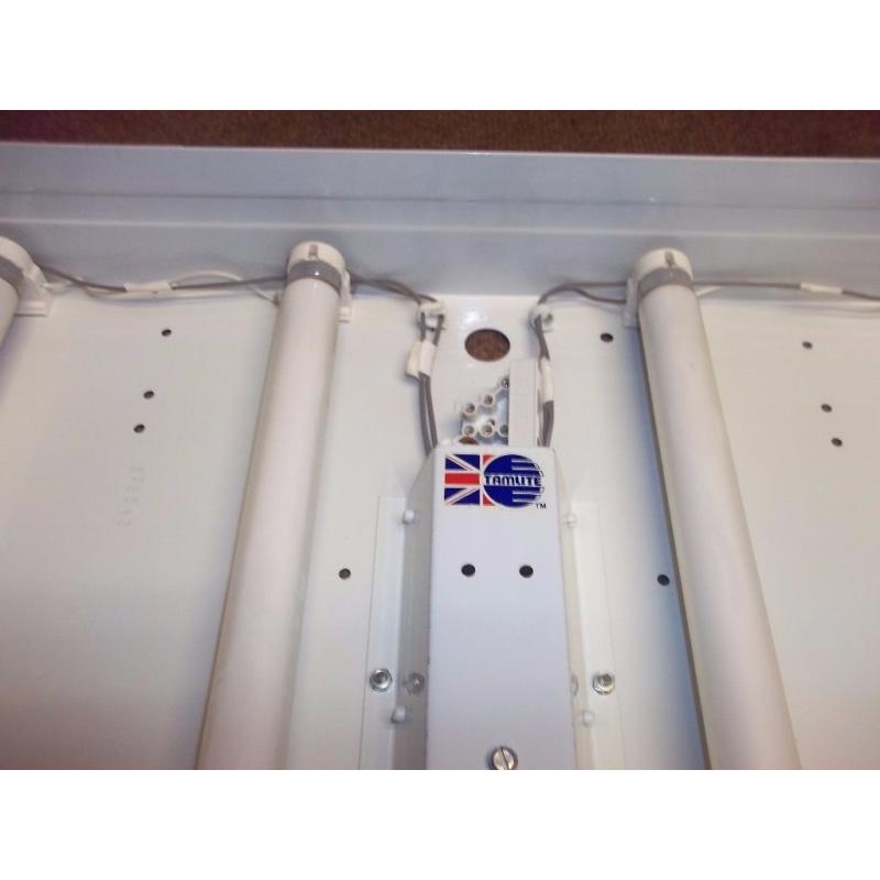 CEILING PANEL LIGHTS CFL X 4
