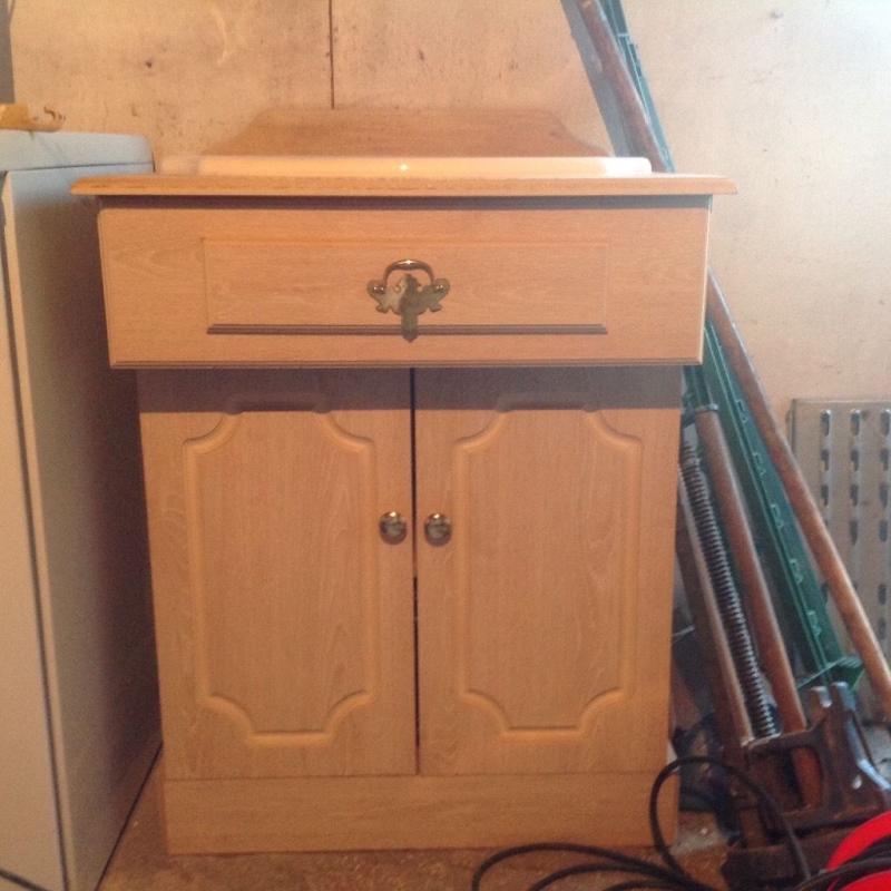Bathroom sink and vanity unit,