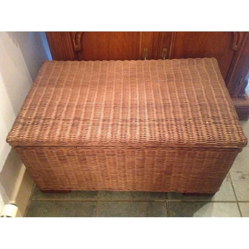 Wicker storage chest