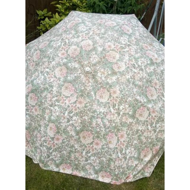 Garden parasol umbrella sunshade
