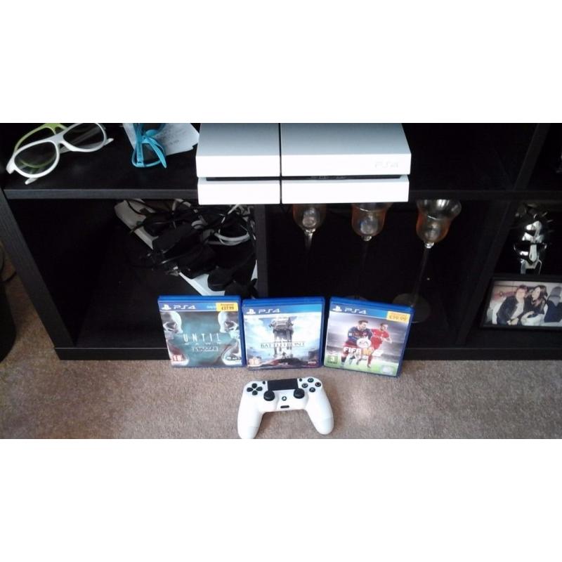 Playstation 4 White - 1 Control and 3 Great Games including Fifa 16