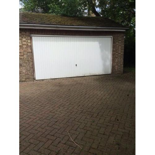 Garage for rent