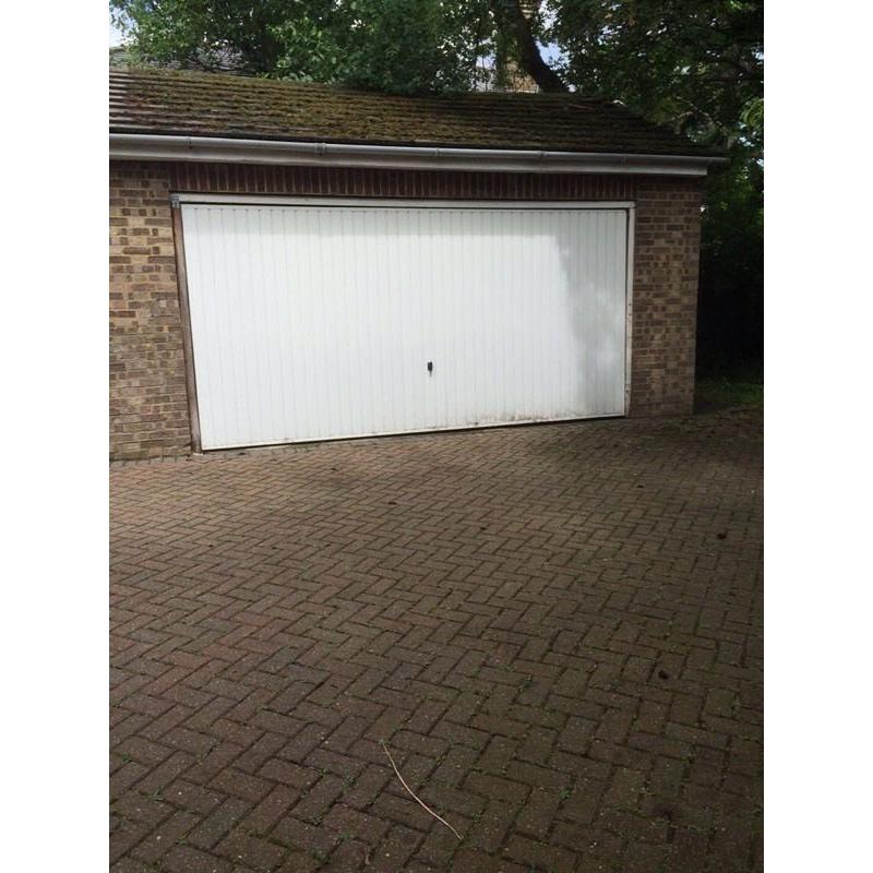 Garage for rent