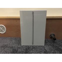 Brand new iPad mini 3 16GB Wi-Fi - Silver