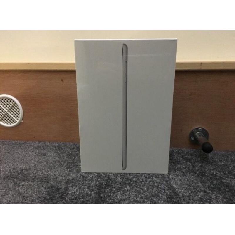 Brand new iPad mini 3 16GB Wi-Fi - Silver