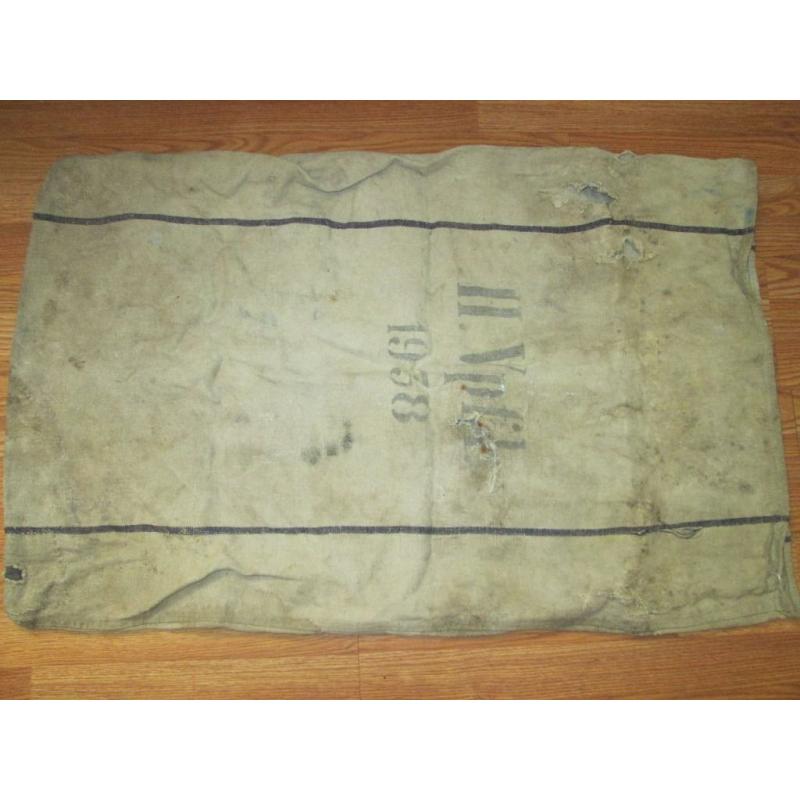 Army Food Bag, H. Vpfl 1938 and Deutsches Reich Arbeitsbuch/Employment Identification Book