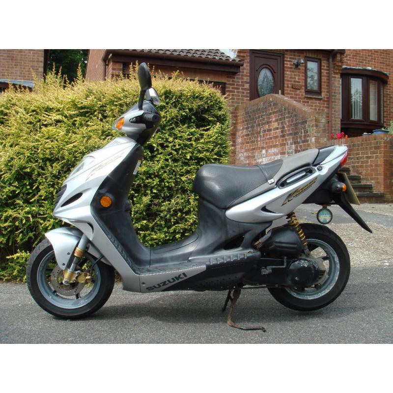 Suzuki Katana R AY50 Scooter 50cc 2 Stroke LEARNER LEGAL Sports Moped 1 YEARS MOT Deristricted