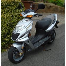 Suzuki Katana R AY50 Scooter 50cc 2 Stroke LEARNER LEGAL Sports Moped 1 YEARS MOT Deristricted