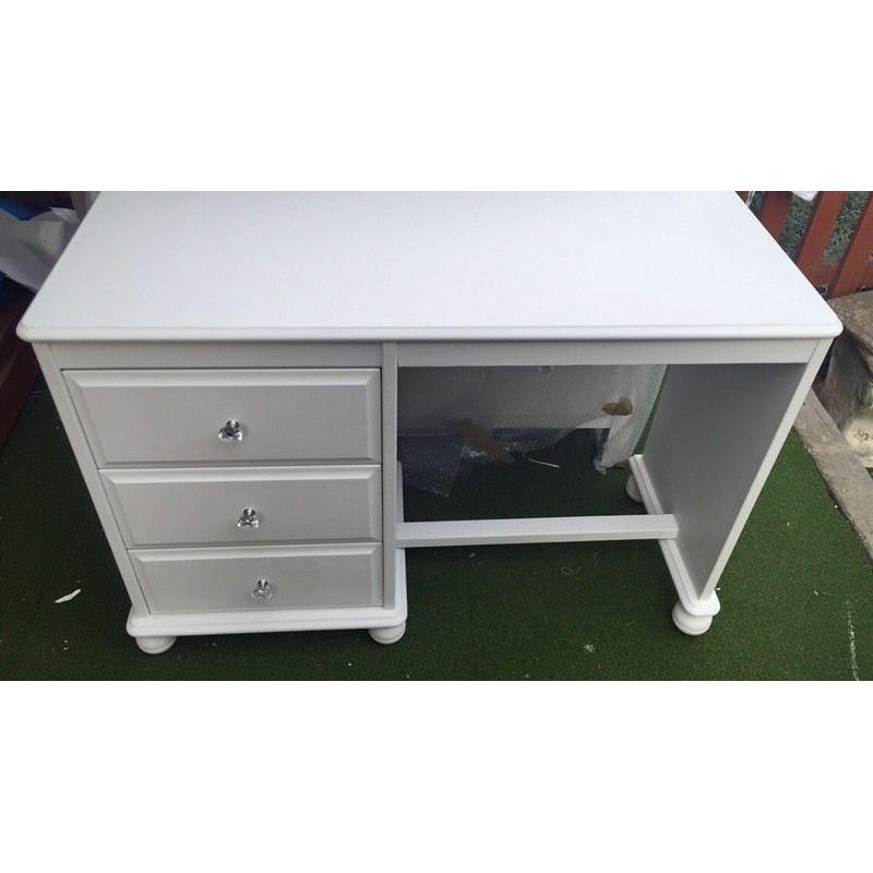 Childs dressing table